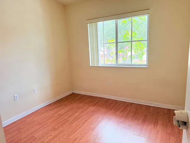 Unit Apt 206 photo 11