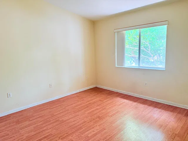 Unit Apt 206 photo 14