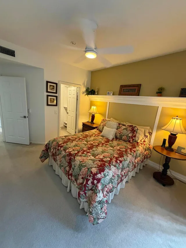 Unit 23 photo 4