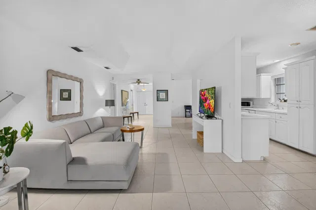 Residence photo 6
