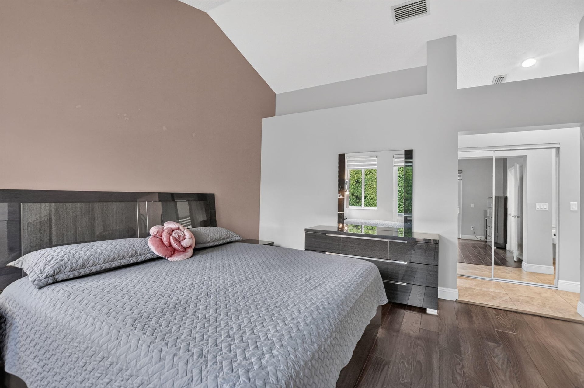 Residence photo 11