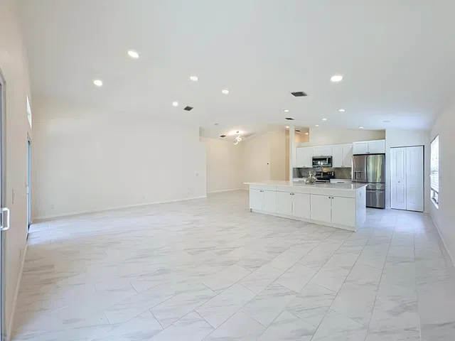 Residence photo 6