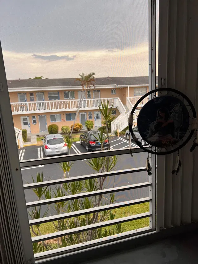Unit 203 photo 14