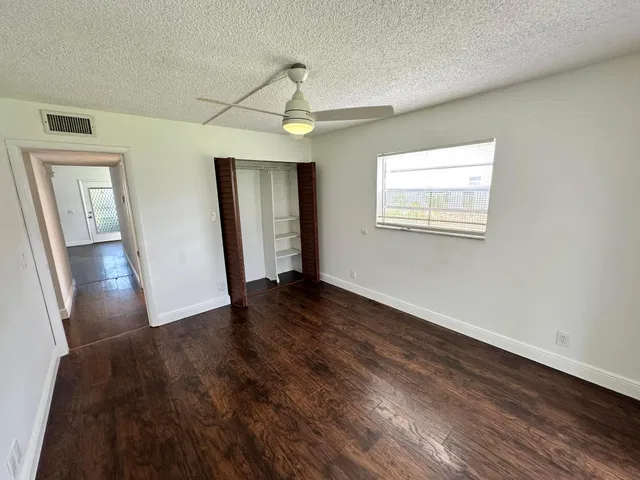 Residence photo 17