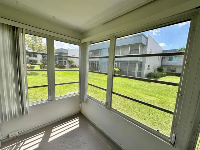 Residence photo 23