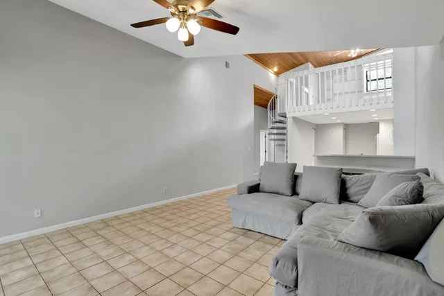 Residence photo 17