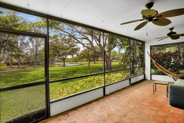 Residence photo 30