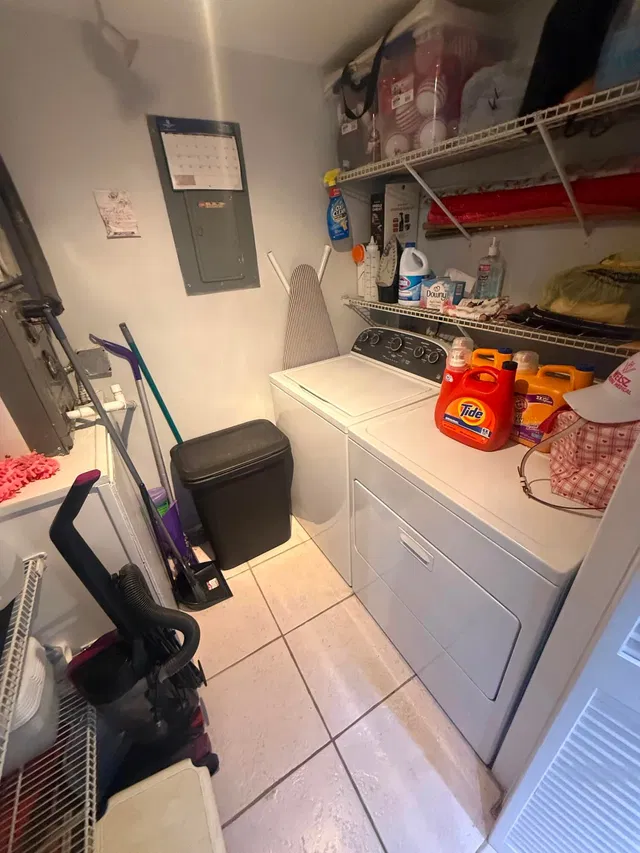 Unit C1 photo 14