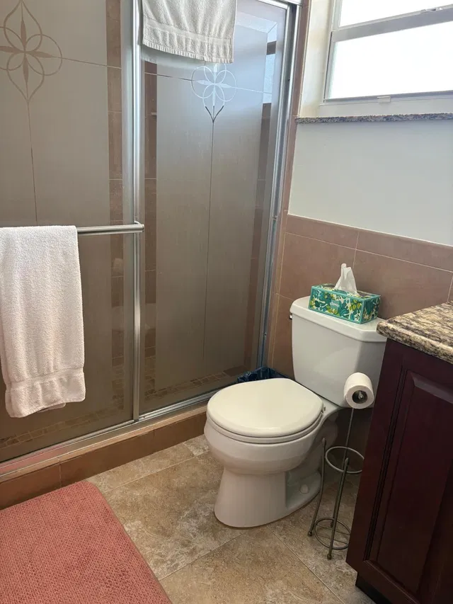 Unit 202 photo 4
