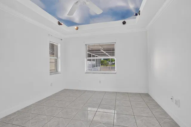 Residence photo 11
