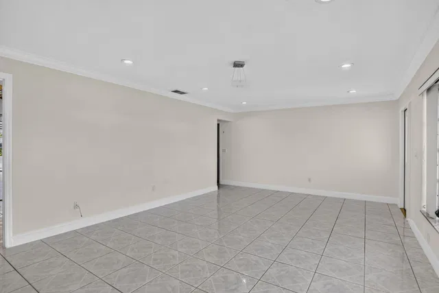 Residence photo 22