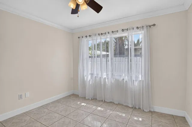 Residence photo 24