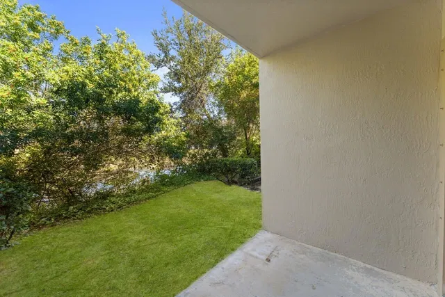 Unit 1212 photo 15