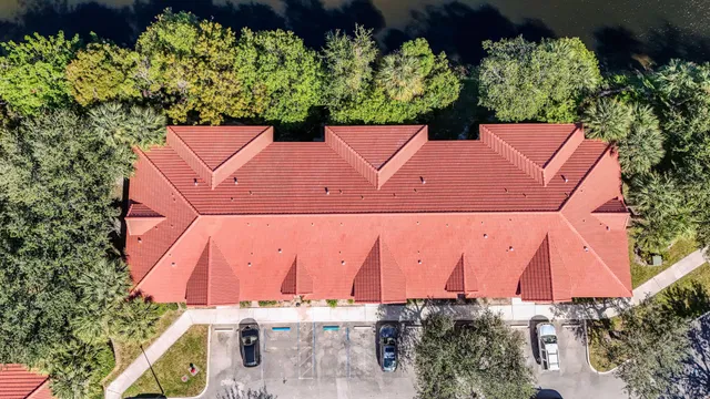 Unit 1212 photo 38