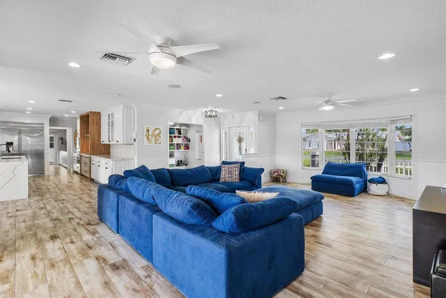 Residence photo 5