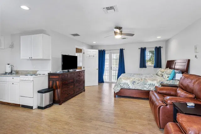 Residence photo 44