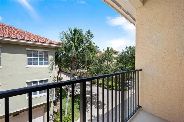 Residence photo 28