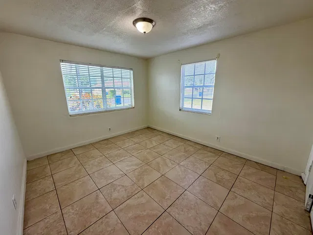 Residence photo 4