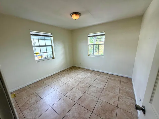 Residence photo 5