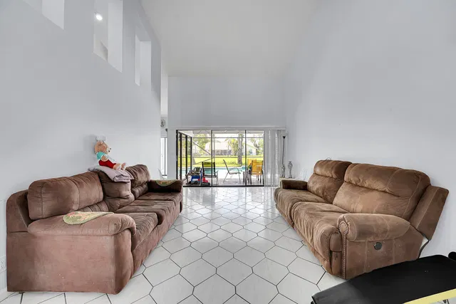 Residence photo 8