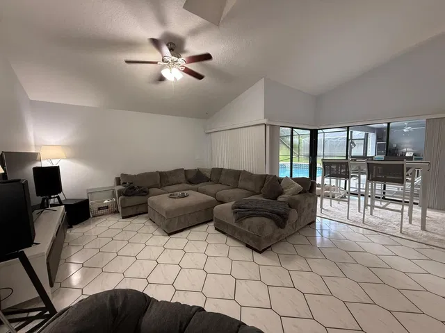 Residence photo 14