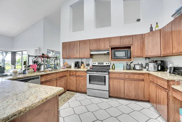 Residence photo 25