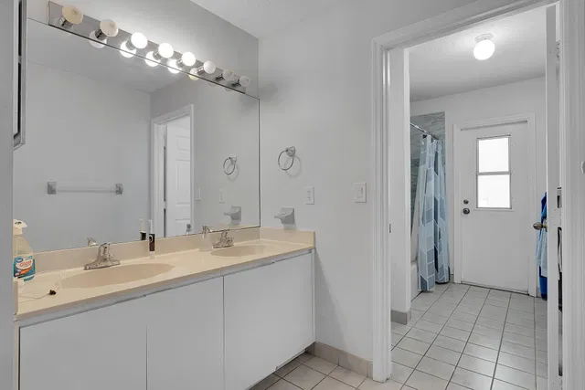 Residence photo 34