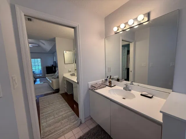 Residence photo 72