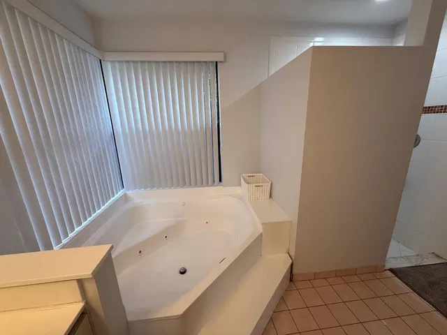 Residence photo 77