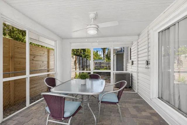 West Palm Beach Residence photo 18