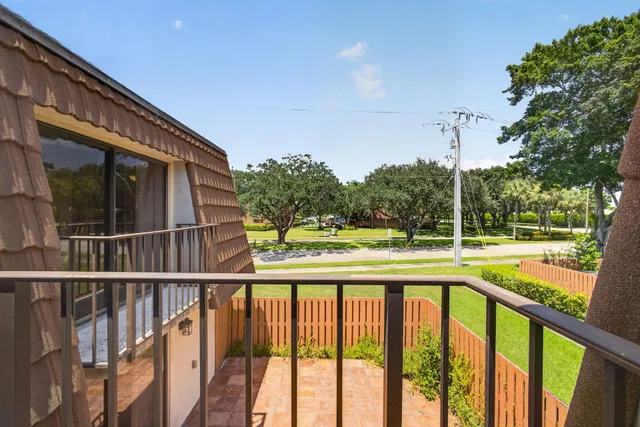 Residence photo 10