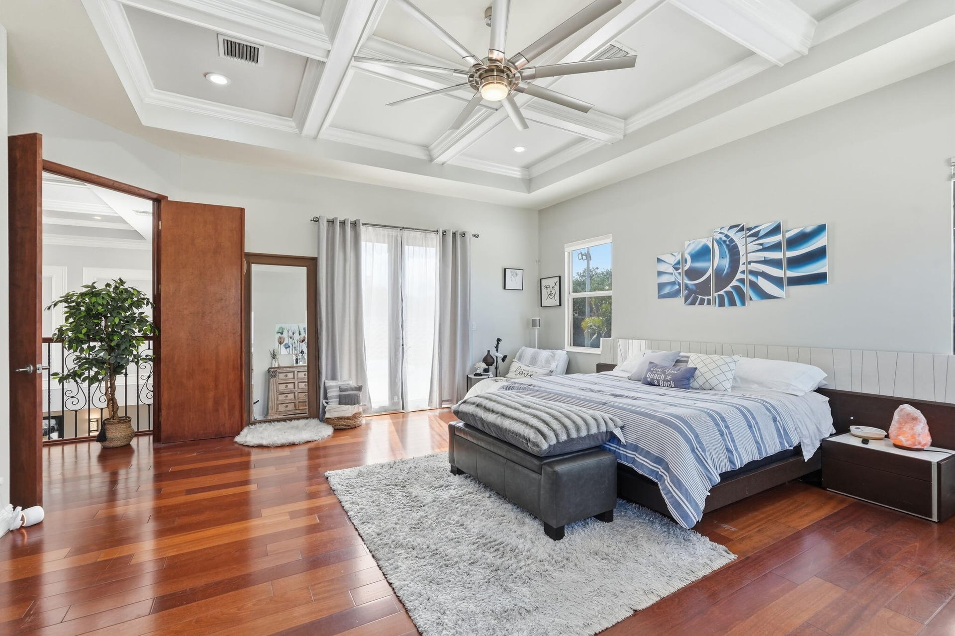 Residence photo 2