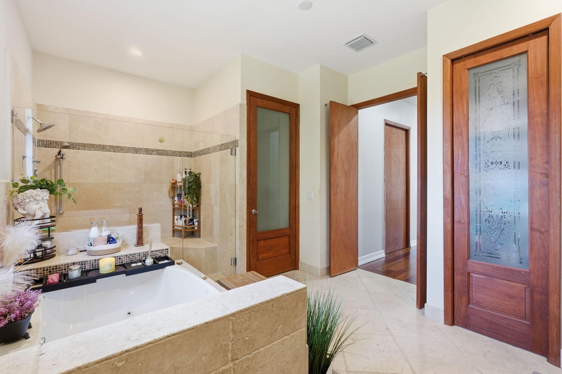 Residence photo 5