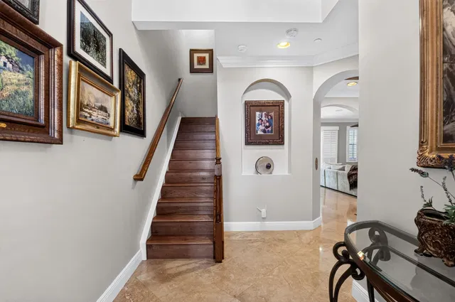 Residence photo 2