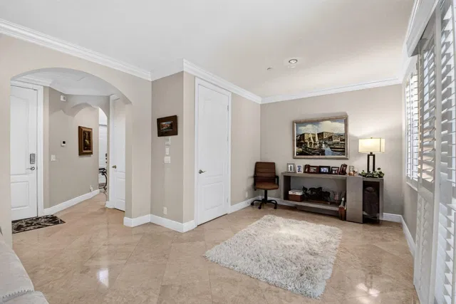 Residence photo 4