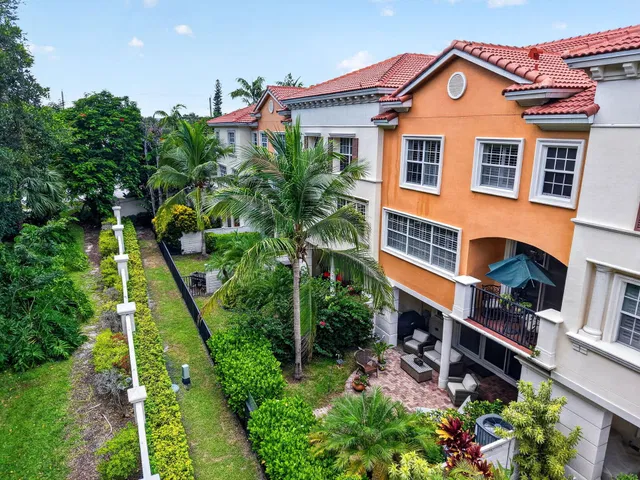 Residence photo 23