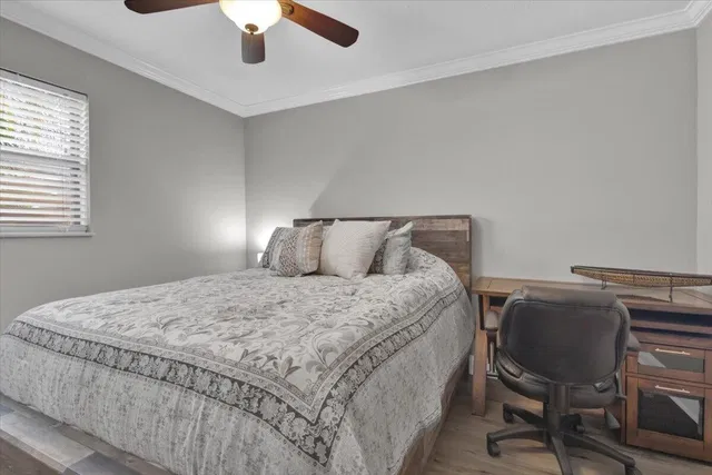 Residence photo 18
