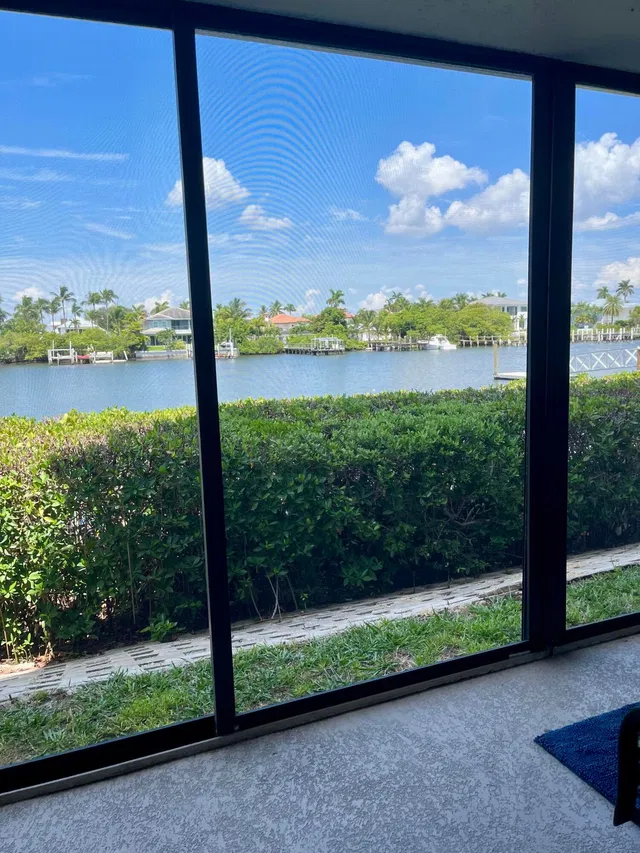 South Palm Beach Unit 113 photo 33