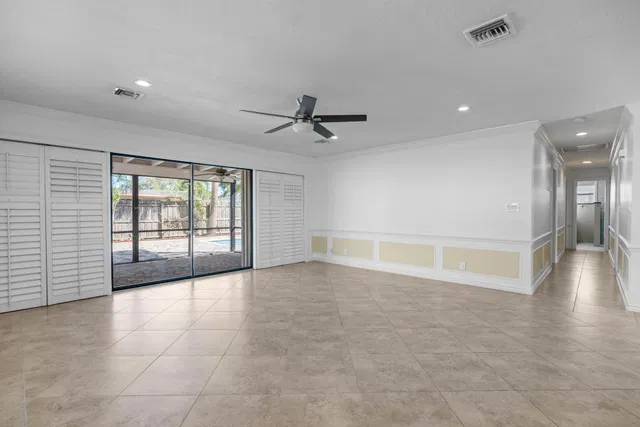  Residence photo 8
