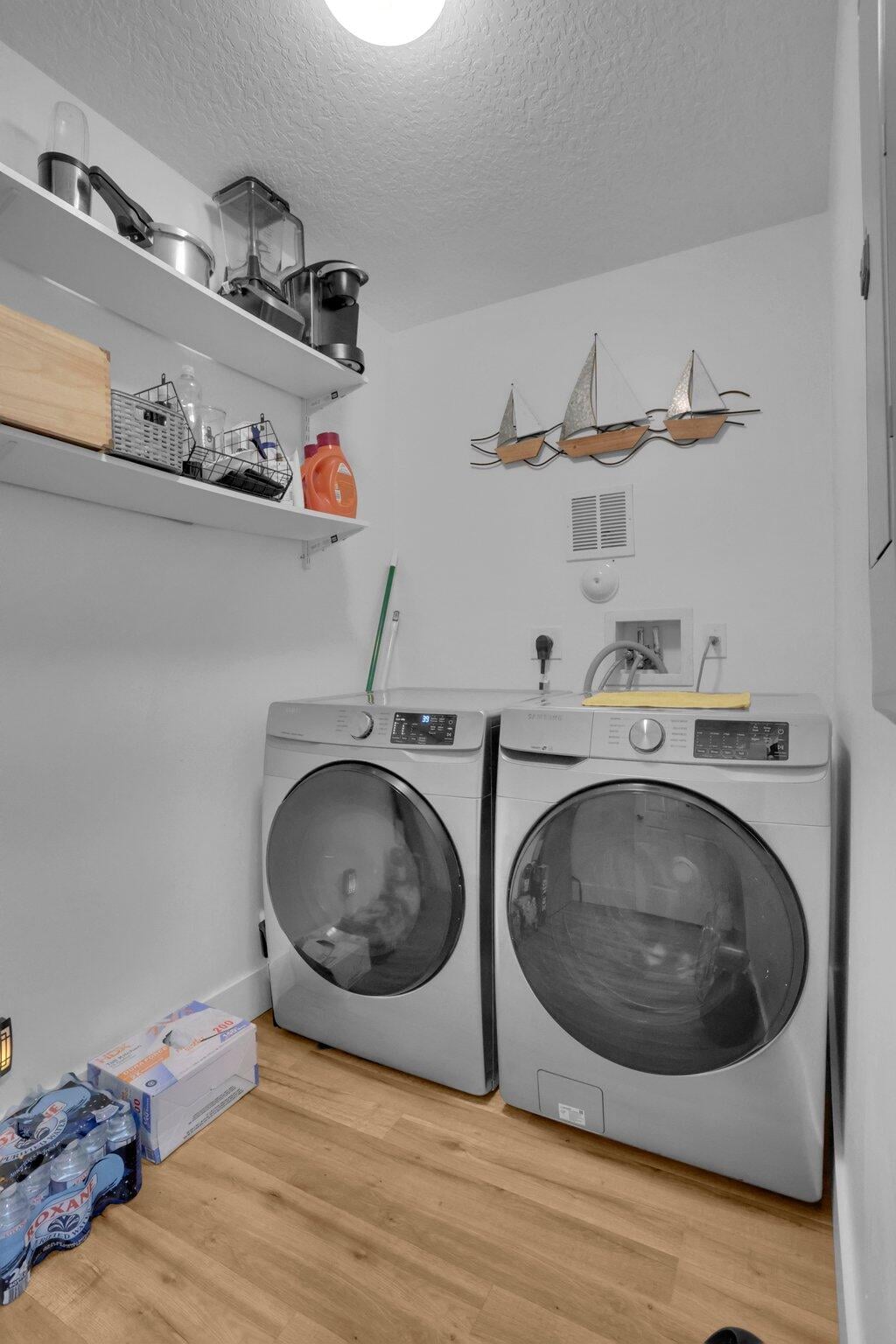 Residence photo 12