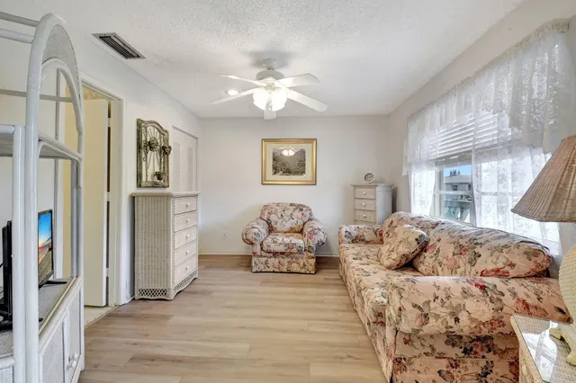 Unit 202 photo 12