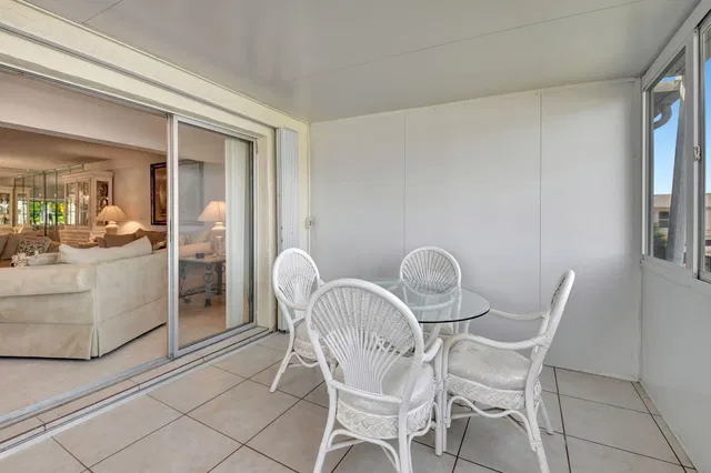 Unit 202 photo 18