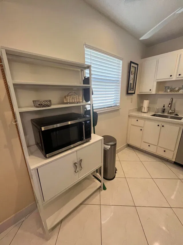 Unit 132 photo 5