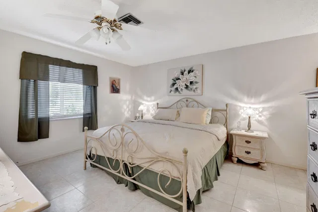 Unit 202 photo 11