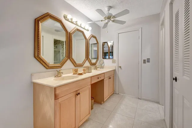 Unit 202 photo 12