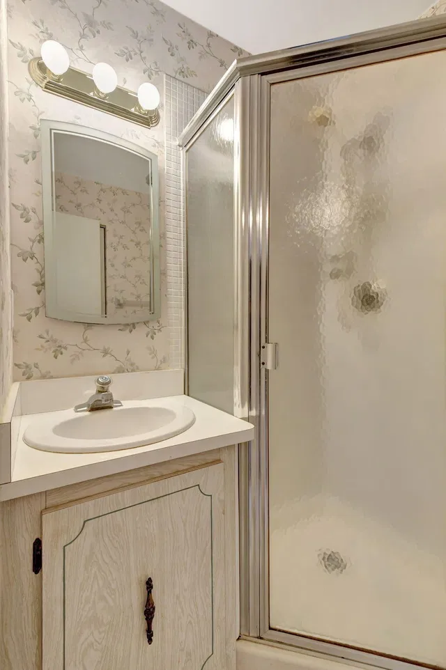 Unit 202 photo 17