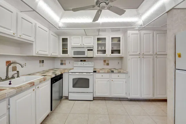 Unit 202 photo 28