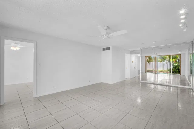 Unit 107 photo 12