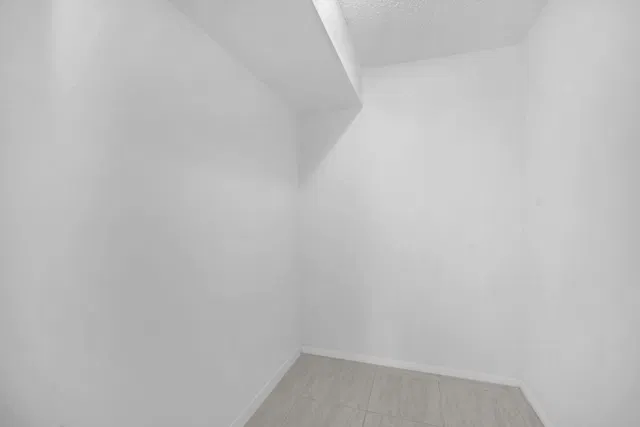 Unit 107 photo 16