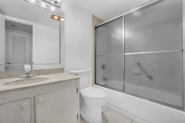 Unit 107 photo 21